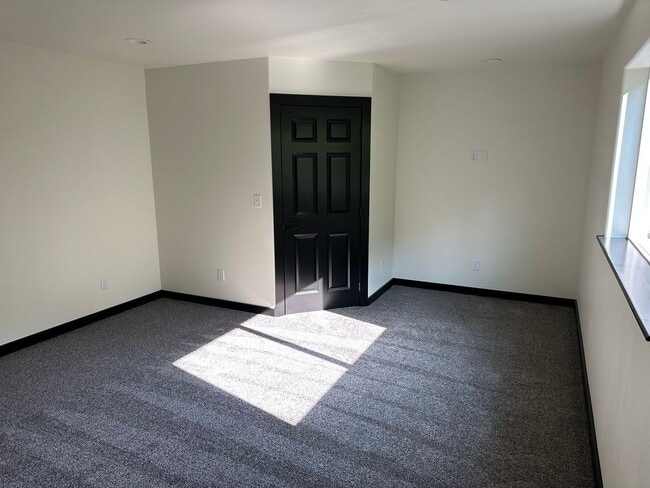 Building Photo - Beautiful 2025 Construction Home with Too ...