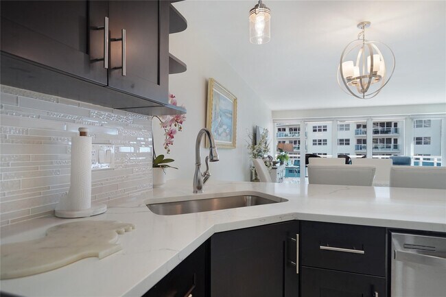 Building Photo - 3430 Galt Ocean Dr