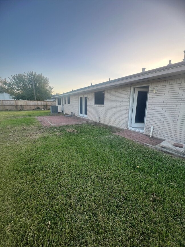 Building Photo - 721 S 3rd St