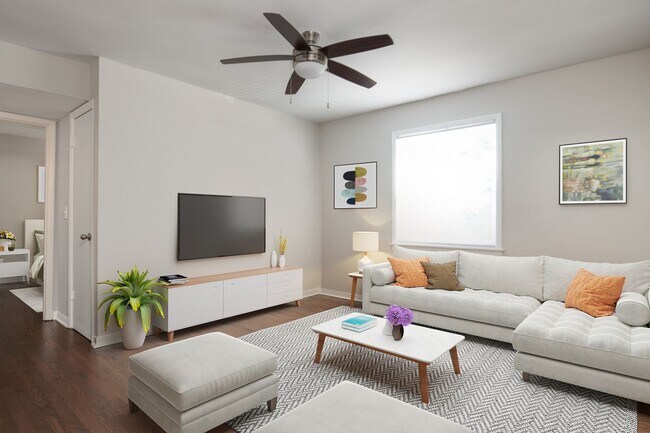 Building Photo - 351 Hillcrest