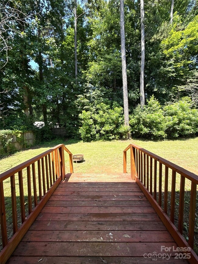 Building Photo - 6021 Black Bear Ct