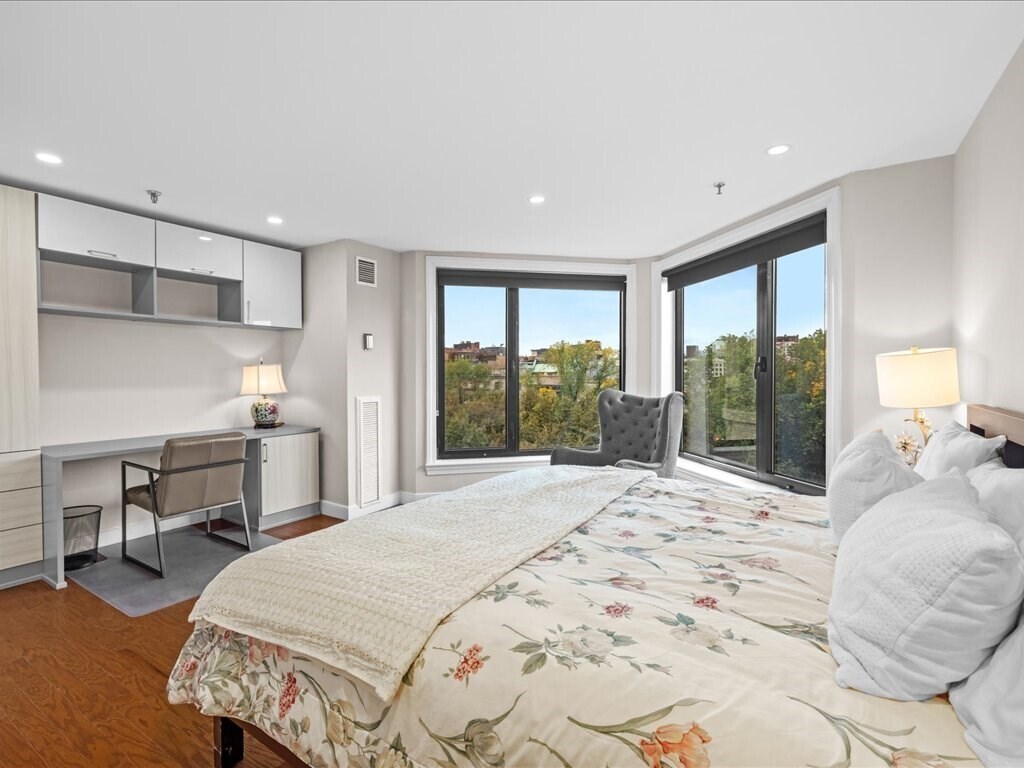 Building Photo - 391 Commonwealth Ave