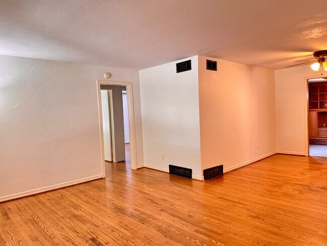 Building Photo - 1304 Downing St