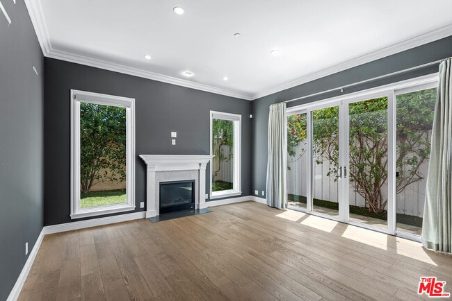 Building Photo - 1510 S Carmelina Ave