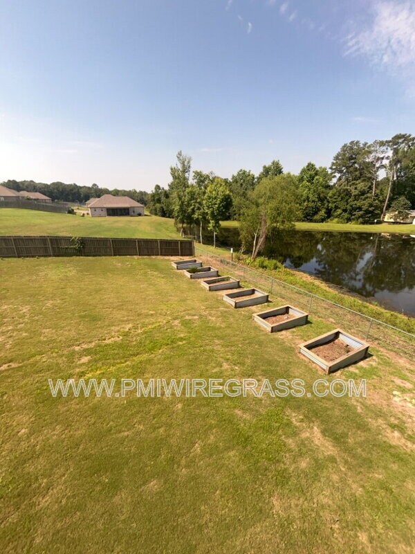 Building Photo - 102 Dawson Ln