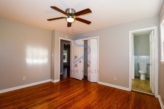 Building Photo - Move in before January 31st and choose your reward: a $250 Amazon Gift Card or a 55" Smart TV!