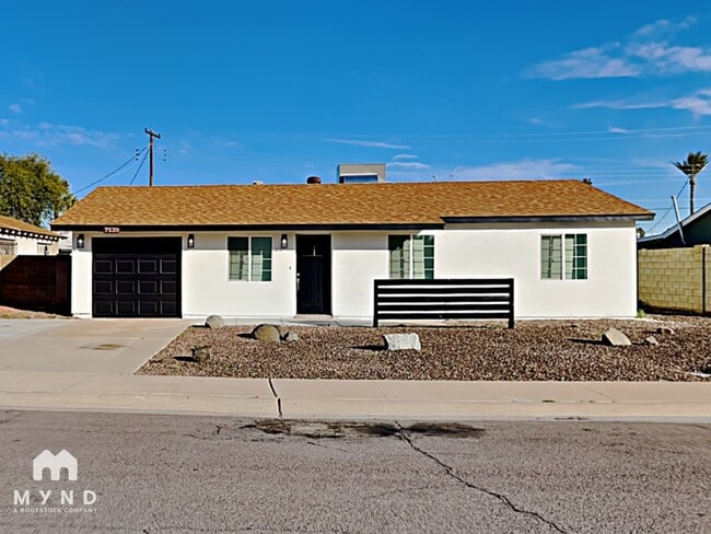 Building Photo - 7520 E Portland St