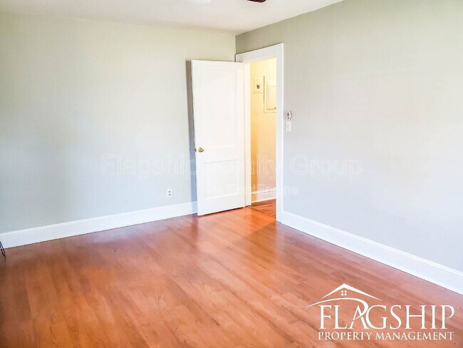 Building Photo - 1204 Franklin Dr