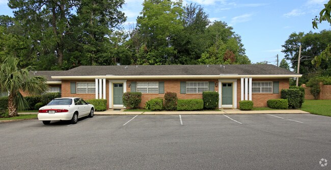 Building Photo - 819 E Park Ave
