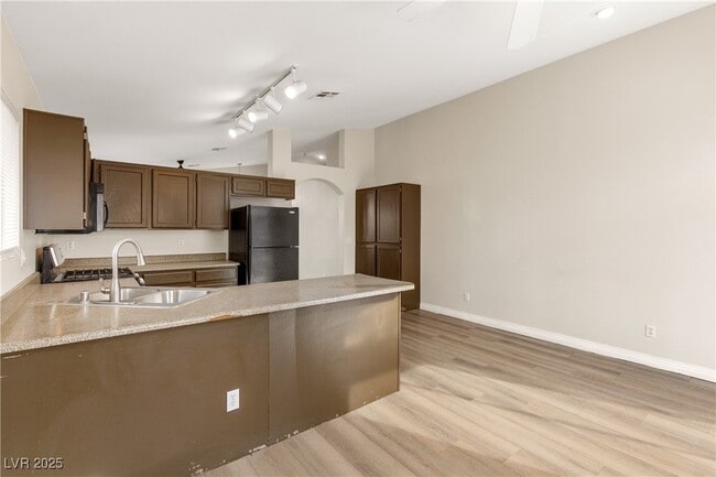 Building Photo - 917 Blue Arroyo Dr