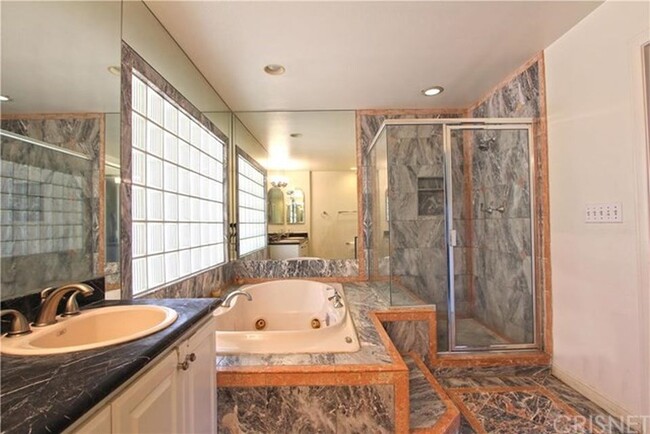 Master Bathroom - 18054 Tulsa St