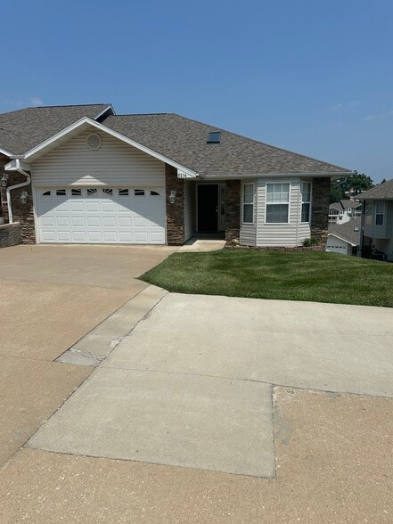 Building Photo - 5214 Big Ship