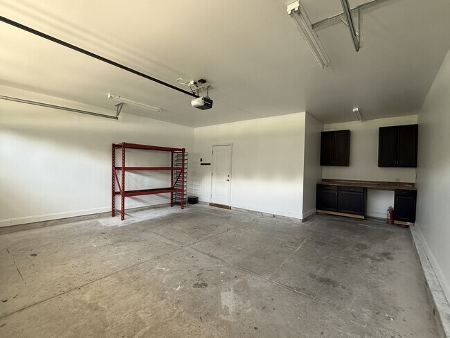 Building Photo - 804 Oleander St