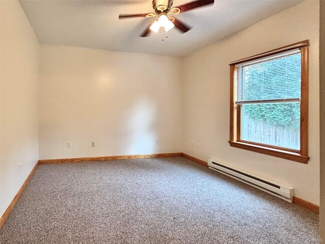 Building Photo - 15-15 Wyant Dr