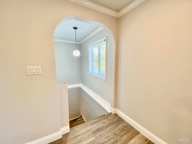 Building Photo - 402 Fairpoint Dr