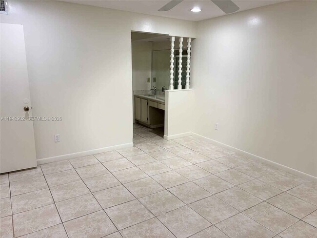 Building Photo - Southwest 115th Place, Miami, FL 33173 - 3 BR 2 BA single-family home