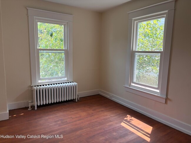Building Photo - 56 Cedar St