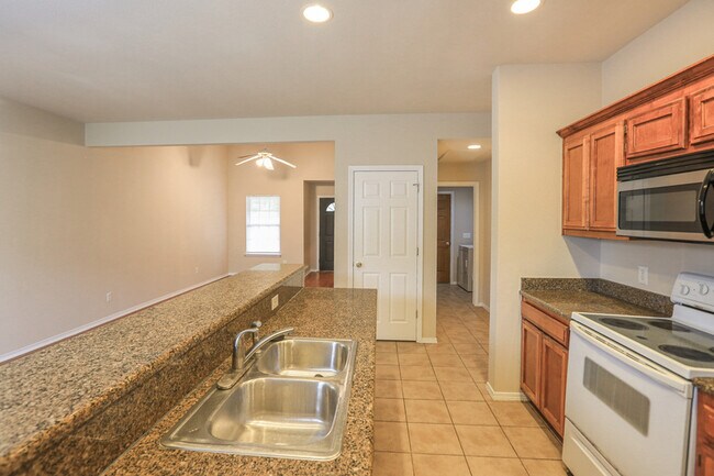 Building Photo - 3509 SW Deerfield Blvd
