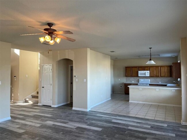 Building Photo - 9215 Pioneer Forest Dr
