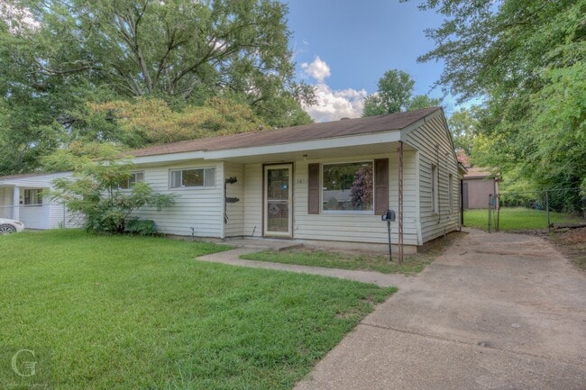 Building Photo - 3051 Amherst St