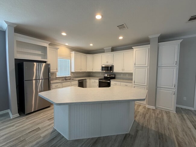 Building Photo - 1618 Killarney Ct