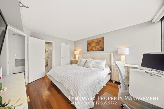 Building Photo - 1309 N Wells St