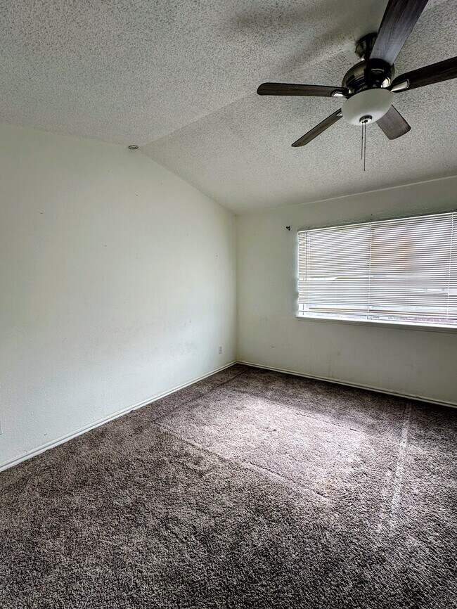 Building Photo - 12400 Brookglade Cir