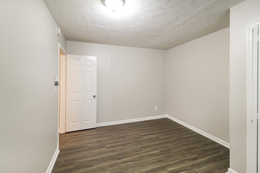 Building Photo - 2918 High Brook Way SE