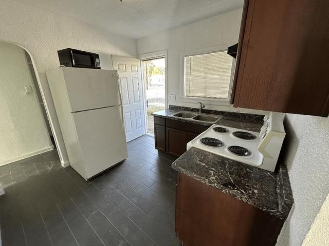 Building Photo - 1 bedroom in PHOENIX AZ 85006