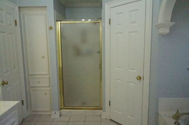 Building Photo - 852 Azalea Garden Dr