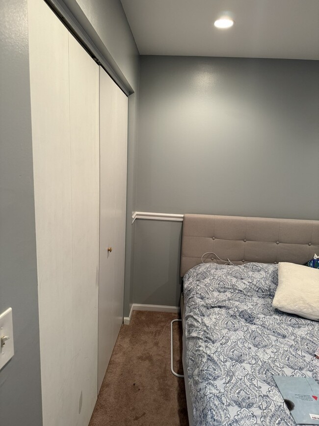 Building Photo - 689 Shannon Dr