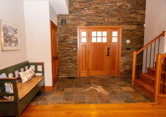 Building Photo - 28 Yellow Birch Cir