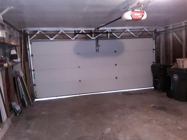 Building Photo - 3119 E Heatherock Cir