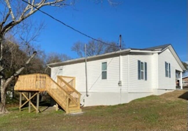 Building Photo - 2 Bedroom 1 bath