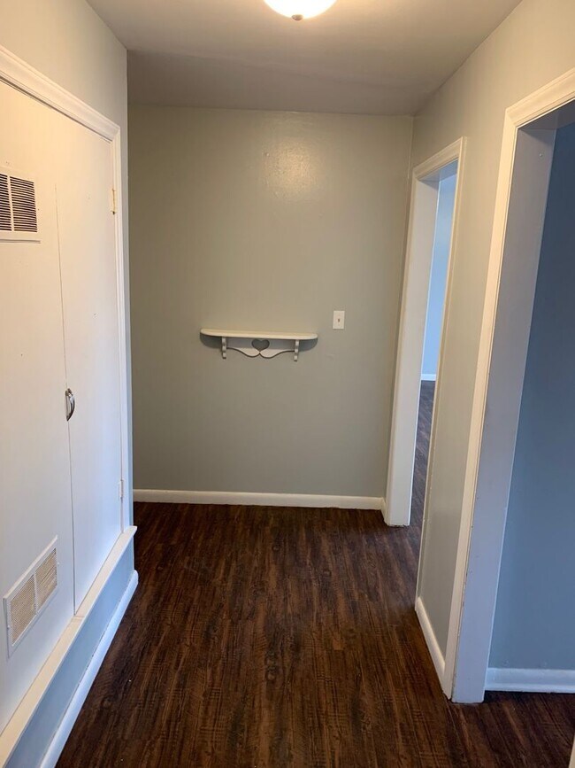 Building Photo - 3/2/2