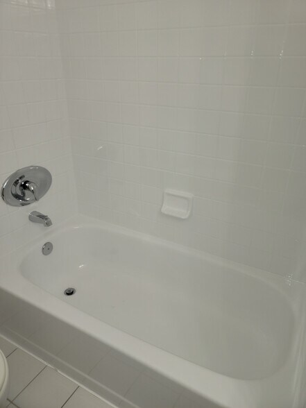 Building Photo - 15285 SW 107th Ln