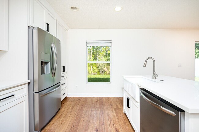 Building Photo - Welcome to your Dream Home in Ormond Beach