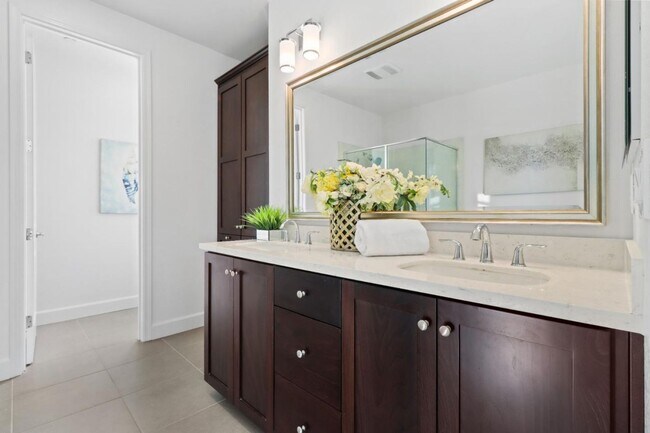 Building Photo - $4,390 / 4 BR STUNNING 2017 MODEL HOME FOR...