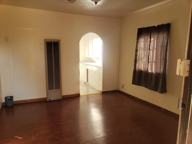 Building Photo - 160 S Maryland St