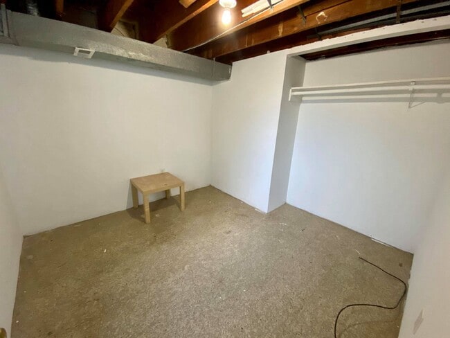 Building Photo - Charming 3Bed/1Bath in Cedonia Neighborhood