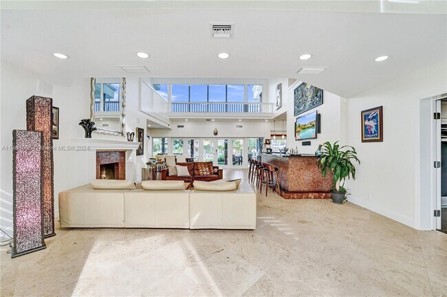 Building Photo - 1247 Seminole Dr