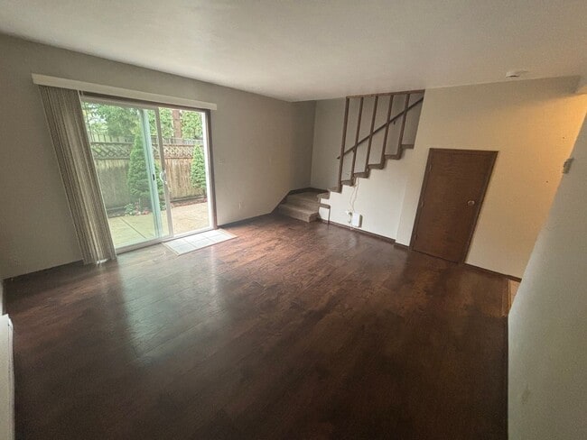 Building Photo - Start the New Year Early! Move in with December's Rent FREE! Deposit Only!