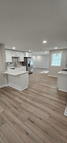 Building Photo - 3820 Montgomery Ave