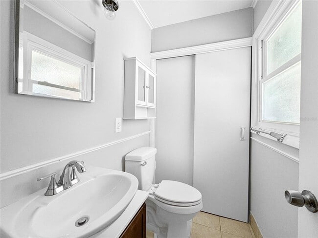 Building Photo - 1003 County Rd 17A W