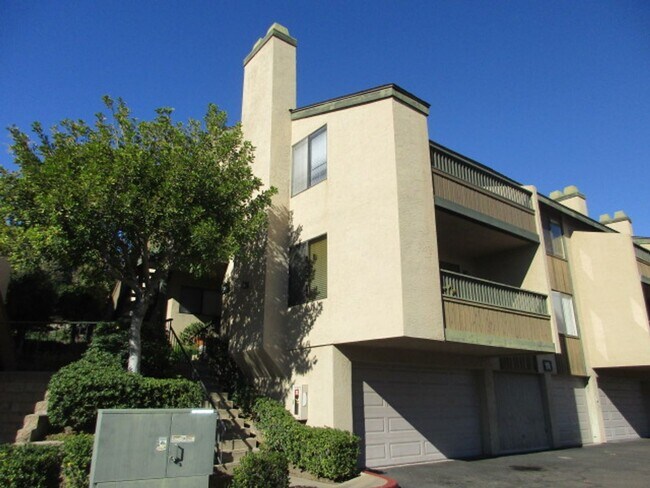 Building Photo - Remodeled Townhouse in La Mesa - 3 Bedrooms
