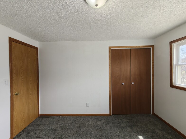 BED1 - 2212 Bartlett Ave