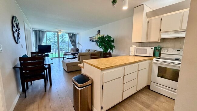 Building Photo - 2400 S Ocean Dr