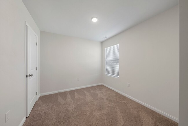 Building Photo - 3142 White Ash St