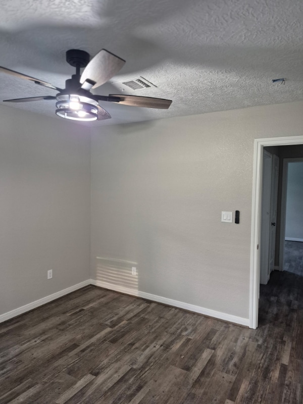 Building Photo - 2948 Elm Rd