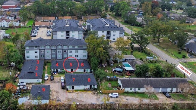 Building Photo - 1736 Crestdale Dr